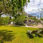 In With House Sea View Apartment Malinska
