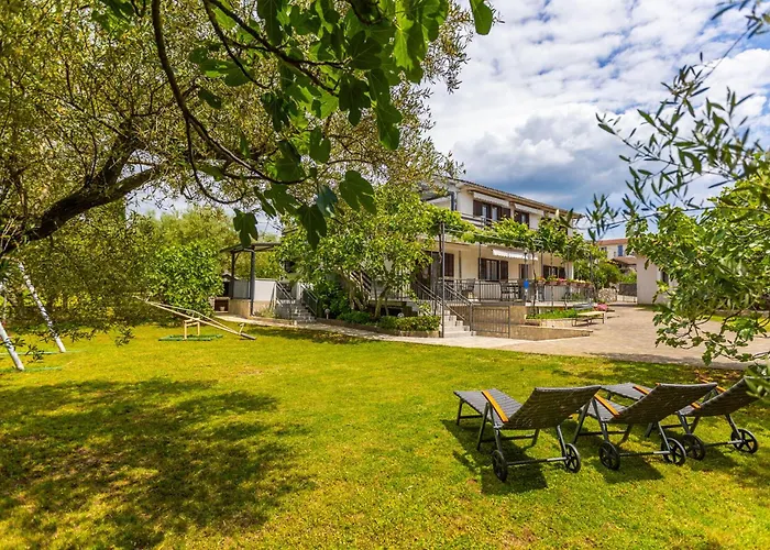3 Bedroom Lovely In Appartement Malinska