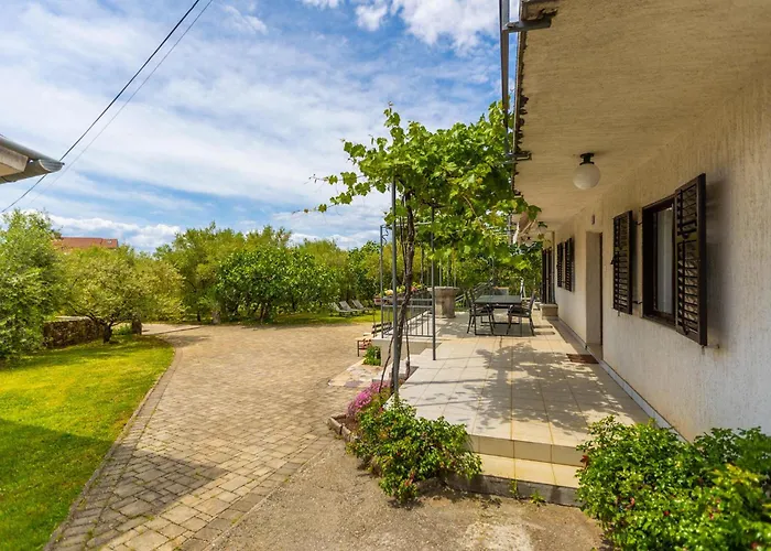 Appartement 3 Bedroom Lovely In Malinska