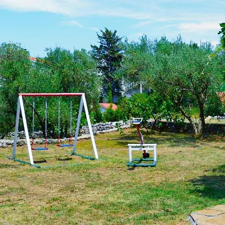 3 Bedroom Lovely In Apartment *