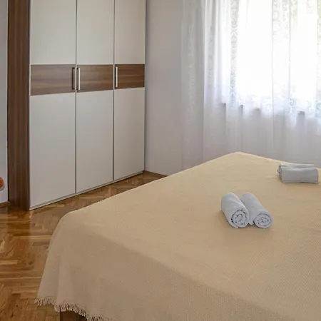 3 Bedroom Lovely In Apartment