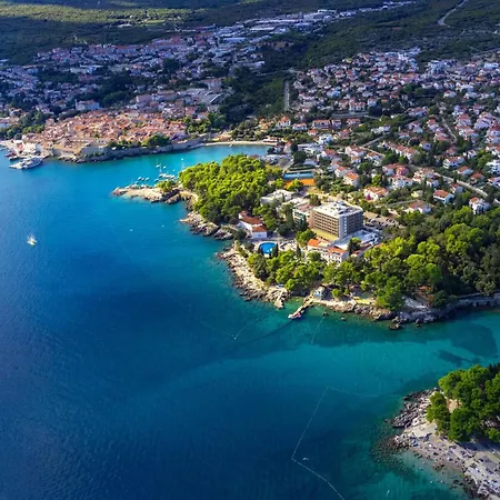 3 Bedroom Lovely In Malinska