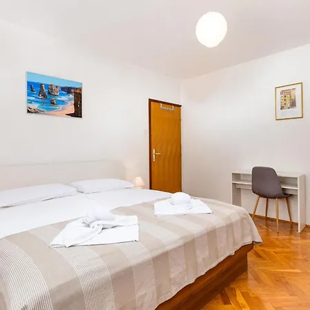 3 Bedroom Lovely In Apartment