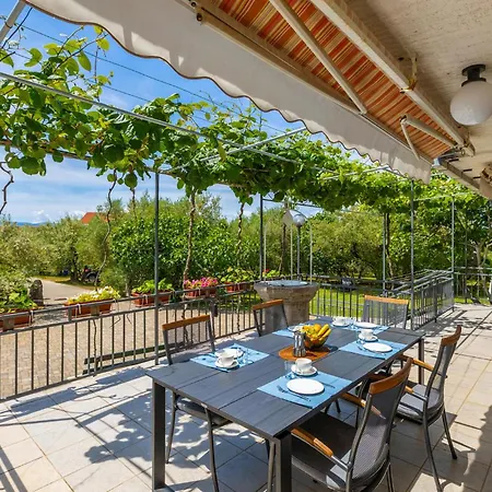 Apartment 3 Bedroom Lovely In