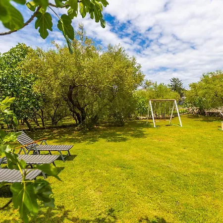 3 Bedroom Lovely In Malinska