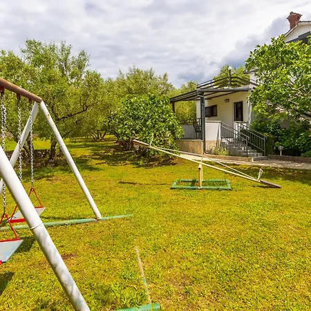 Apartment 3 Bedroom Lovely In *