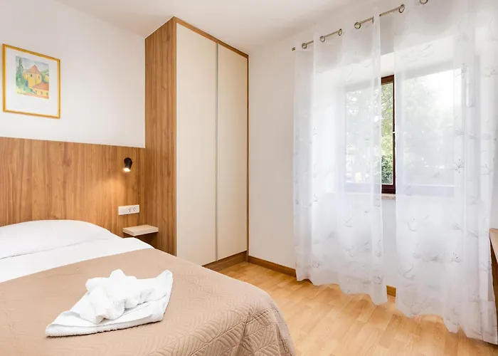 3 Bedroom Lovely In * Malinska